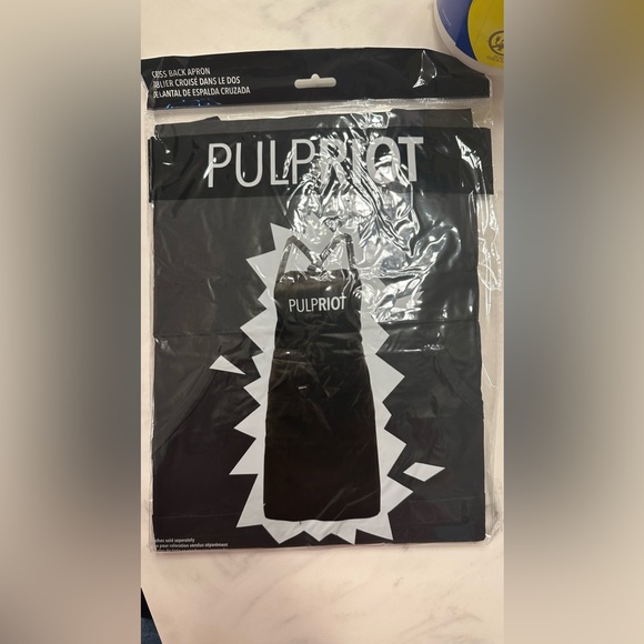 Pulp Riot Cross Back Apron - Picture 3 of 3